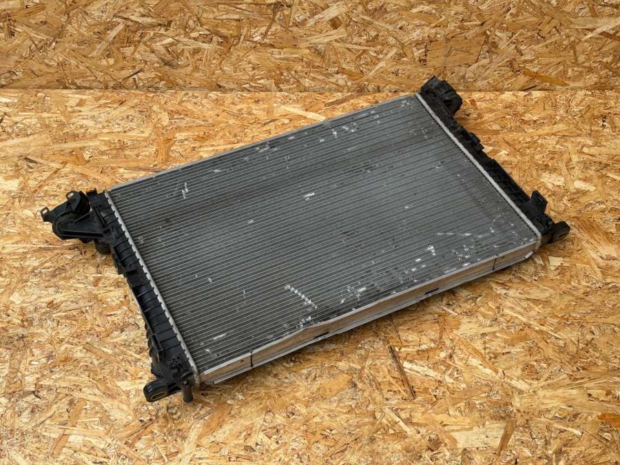 8W0121251AB Радиатор основной  Audi A6 C8 2019г. | Фото № 4  8W0121251AB Радиатор основной  Audi A6 C8 2019г. - Фото 4