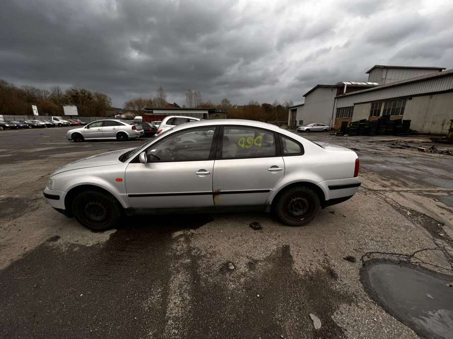 3B0953235B Кнопка аварийной сигнализации Volkswagen Passat 5 (1996-2000) Седан 1996г. | Фото № 11 3B0953235B Кнопка аварийной сигнализации Volkswagen Passat 5 (1996-2000) Седан 1996г. - Фото 11