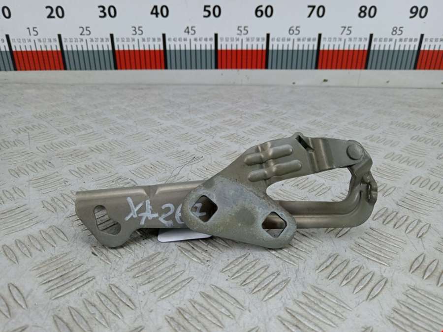 Петля капота левая Citroen Xsara Picasso (1999-2012) Минивэн 2002г. | Фото № 2 Петля капота левая Citroen Xsara Picasso (1999-2012) Минивэн 2002г. - Фото 2