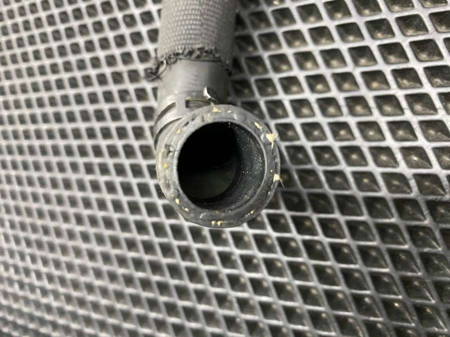 C2Z45449X238B504AD Шланг системы охлаждения Jaguar XF X250 CC9 2011г. | Фото № 3 C2Z45449X238B504AD Шланг системы охлаждения Jaguar XF X250 CC9 2011г. - Фото 3