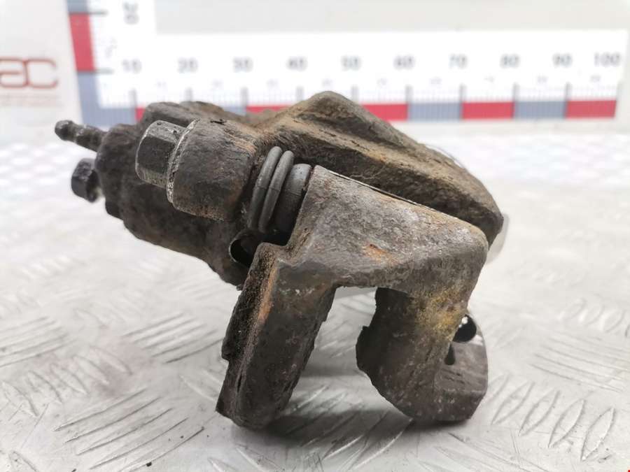 Суппорт задний левый Lexus RX 2 (XU30) (2003-2009) Внедорожник 5дв. 2004г. | Фото № 3 Суппорт задний левый Lexus RX 2 (XU30) (2003-2009) Внедорожник 5дв. 2004г. - Фото 3