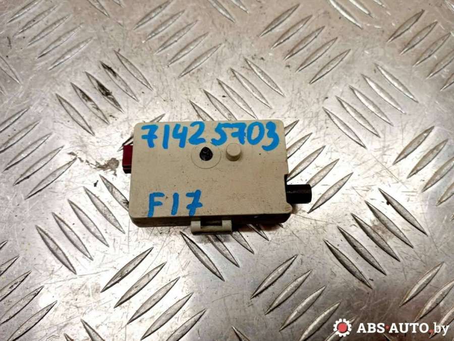 6968649696864904 Усилитель антенны  BMW 3 E90/E91/E92/E93 кабриолет 2008г. | Фото № 1  6968649696864904 Усилитель антенны  BMW 3 E90/E91/E92/E93 кабриолет 2008г. - Фото 1