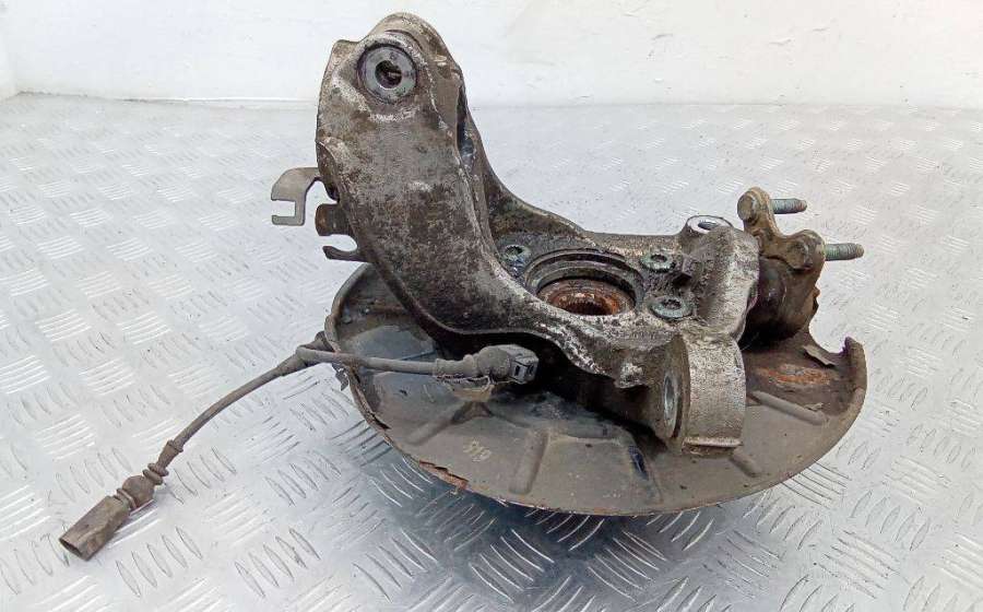 Кулак левый Volkswagen Passat 2005г. | Фото № 2 Кулак левый Volkswagen Passat 2005г. - Фото 2