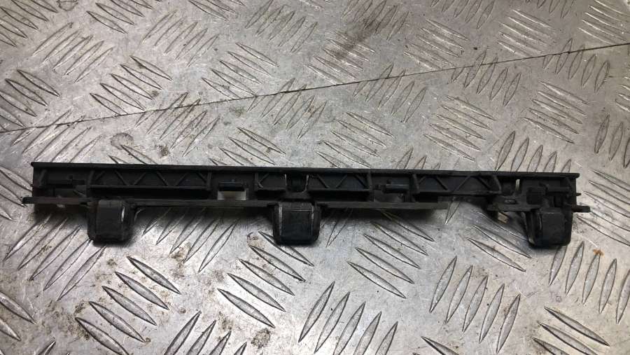 5.117720125372E+17 Кронштейн крепления порога левый BMW 5 GT хетчбэк 5 дв. 2011г. | Фото № 2 5.117720125372E+17 Кронштейн крепления порога левый BMW 5 GT хетчбэк 5 дв. 2011г. - Фото 2