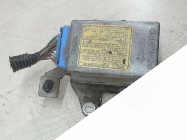 Блок управления air bag Mazda 626 (1992 - 1997) Хэтчбек (5-дв) 1995г. | Фото № 1 Блок управления air bag Mazda 626 (1992 - 1997) Хэтчбек (5-дв) 1995г. - Фото 1