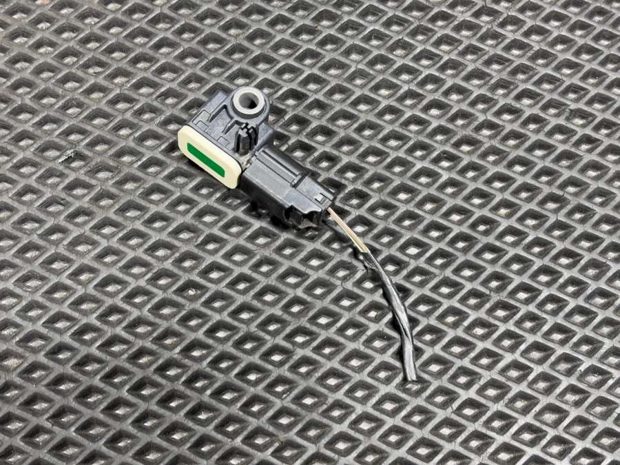 8V4T-14B006-AAC2D3537 Датчик удара Jaguar XJ X351 2015г. | Фото № 1 8V4T-14B006-AAC2D3537 Датчик удара Jaguar XJ X351 2015г. - Фото 1