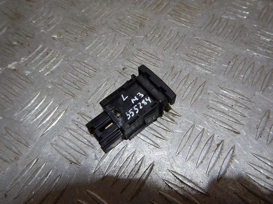 BP4L66420 Кнопка обогрева сидений  Mazda 3 0000г. | Фото № 3  BP4L66420 Кнопка обогрева сидений  Mazda 3 0000г. - Фото 3
