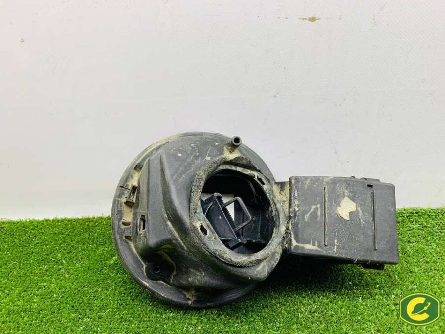 8200389403 Лючок топливного бака Renault Clio 2013г. | Фото № 4 8200389403 Лючок топливного бака Renault Clio 2013г. - Фото 4