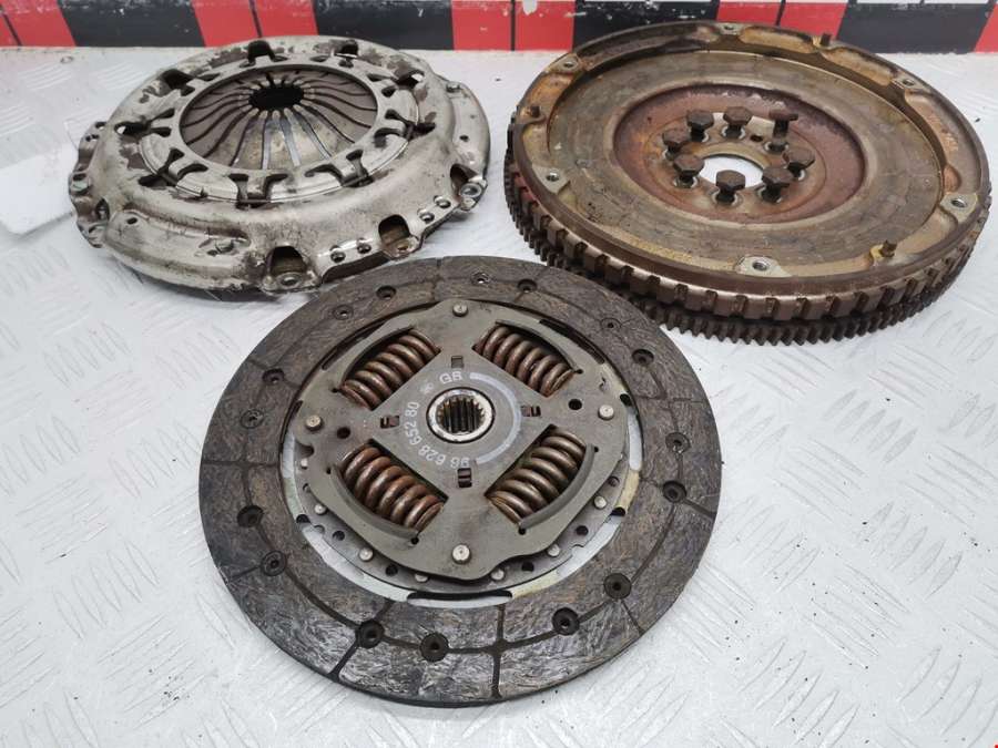 Маховик (демпфер сцепления) Peugeot 307 (2001-2008) Универсал 2003г. | Фото № 1 Маховик (демпфер сцепления) Peugeot 307 (2001-2008) Универсал 2003г. - Фото 1