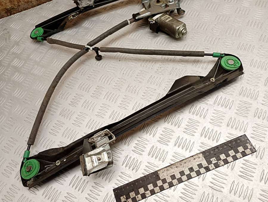 Стеклоподъемник электрический передний правый Ford Focus 2004г. | Фото № 7 Стеклоподъемник электрический передний правый Ford Focus 2004г. - Фото 7