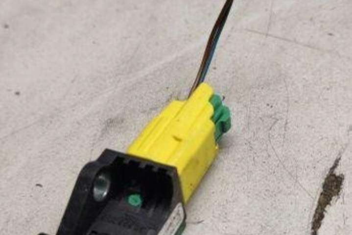 5N0959351 Датчик удара  Volkswagen Passat B7 (2010-2015) 2010г. | Фото № 1  5N0959351 Датчик удара  Volkswagen Passat B7 (2010-2015) 2010г. - Фото 1