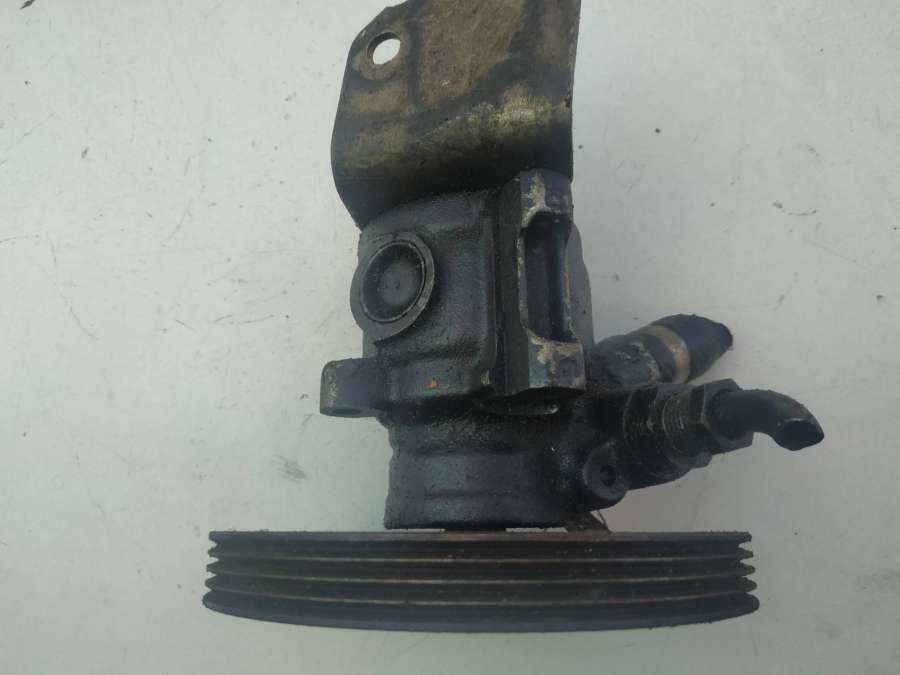 Насос гидроусилителя руля  Peugeot 405  1994г. | Фото № 2   Насос гидроусилителя руля  Peugeot 405  1994г. - Фото 2