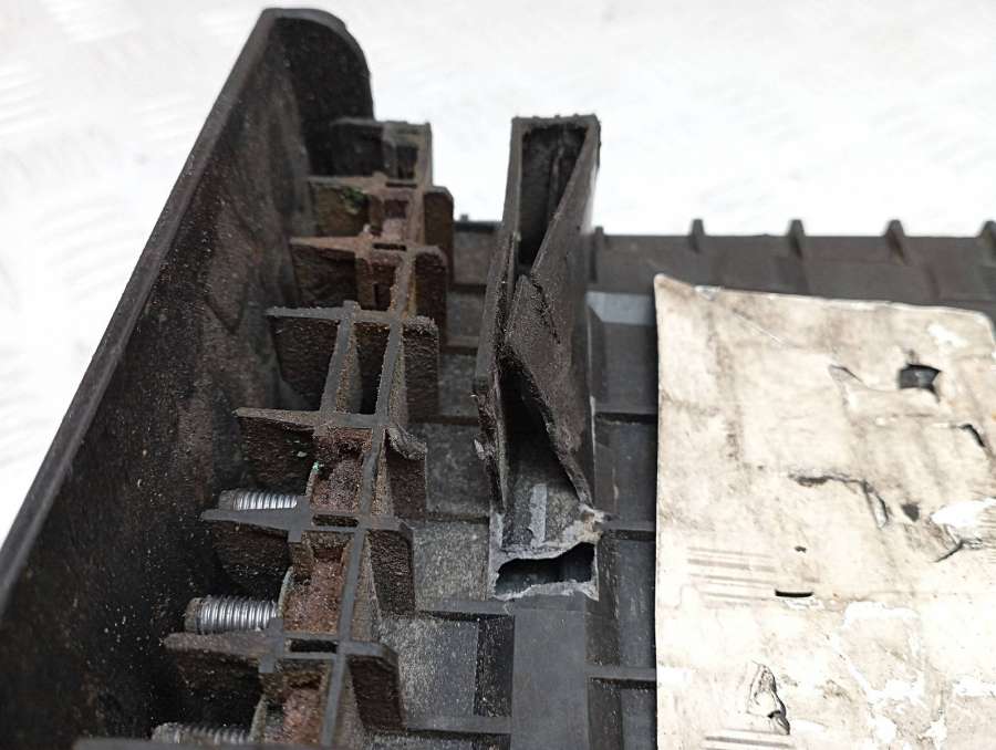 1K0937125A Блок предохранителей Volkswagen Golf 5 2006г. | Фото № 4 1K0937125A Блок предохранителей Volkswagen Golf 5 2006г. - Фото 4