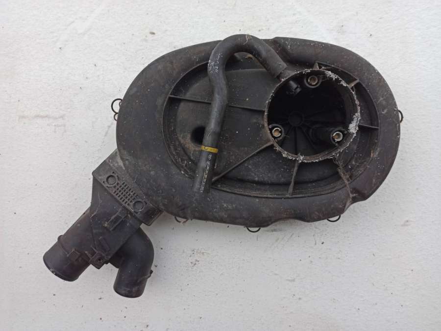 7700853548A Корпус воздушногo фильтра Renault Megane 1997г. | Фото № 2 7700853548A Корпус воздушногo фильтра Renault Megane 1997г. - Фото 2