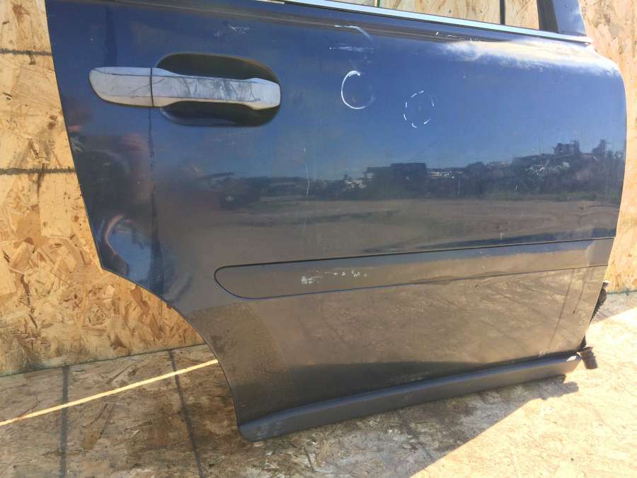 Дверь задняя правая Volvo XC90 Джип 2003г. | Фото № 8 Дверь задняя правая Volvo XC90 Джип 2003г. - Фото 8