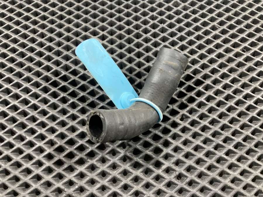 06E121545 Патрубок (трубопровод, шланг) Audi Q7 4L 2010г. | Фото № 4 06E121545 Патрубок (трубопровод, шланг) Audi Q7 4L 2010г. - Фото 4