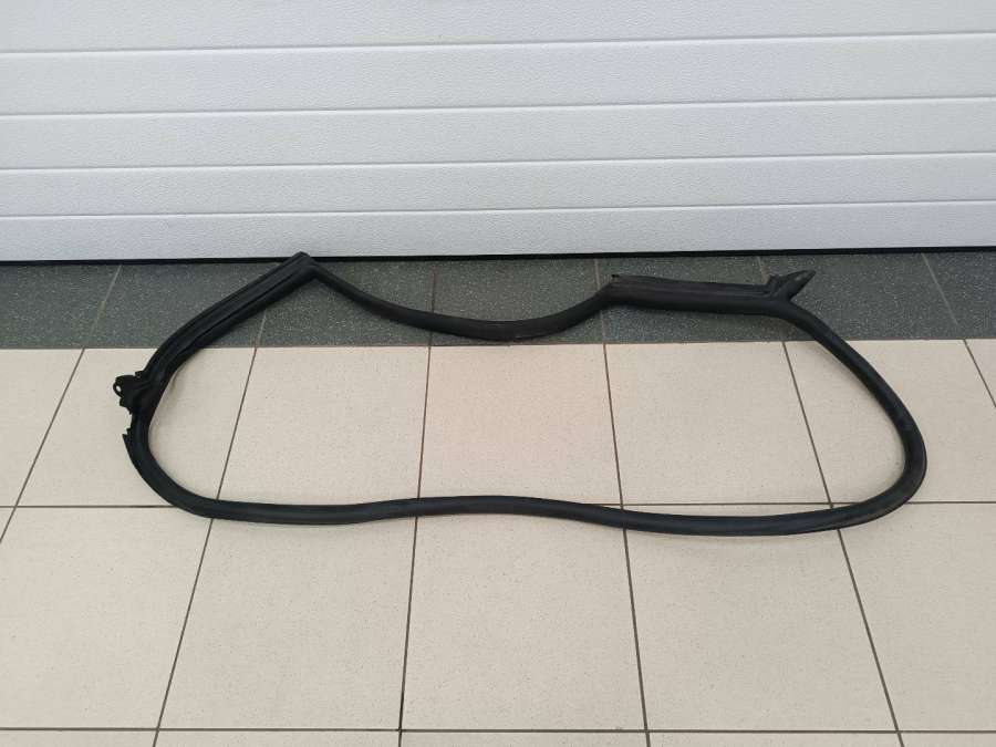 8W8833707 Уплотнитель дверного проема задний левый Audi S5 F5 0000г. | Фото № 1 8W8833707 Уплотнитель дверного проема задний левый Audi S5 F5 0000г. - Фото 1