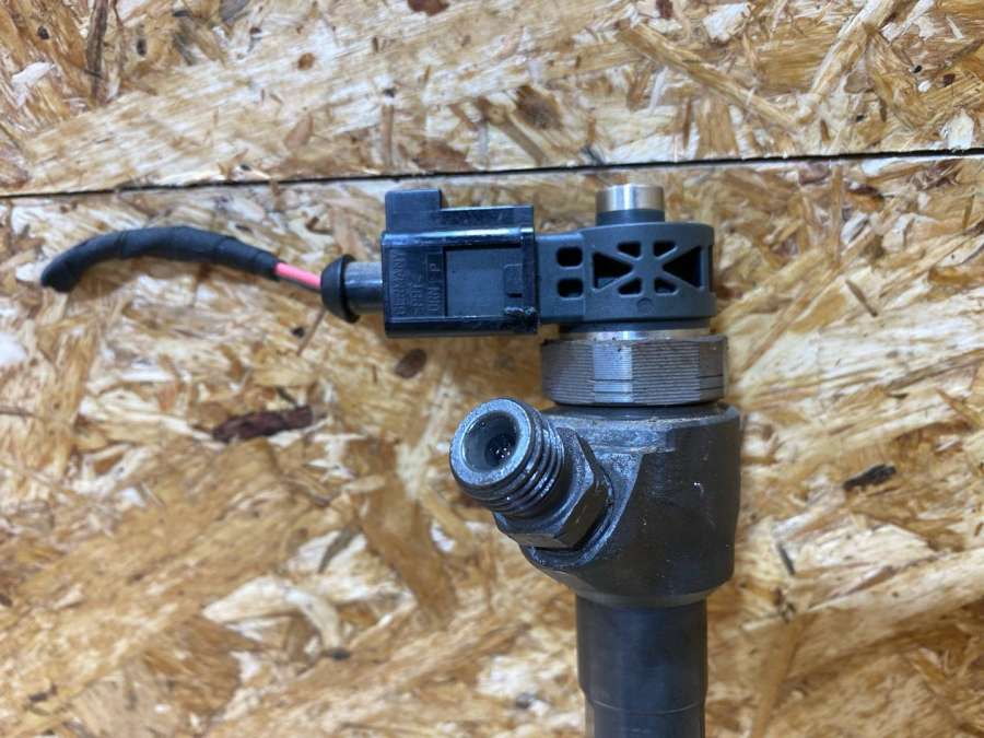 03L130277Q Форсунка топливная Volkswagen Volkswagen Passat B7 2014 0000г. | Фото № 3 03L130277Q Форсунка топливная Volkswagen Volkswagen Passat B7 2014 0000г. - Фото 3