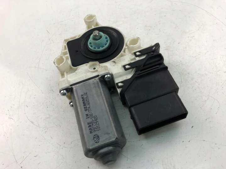 5K0959703C Моторчик стеклоподъемника Volkswagen Golf 8 поколение (2019-2024) 2019г. | Фото № 4 5K0959703C Моторчик стеклоподъемника Volkswagen Golf 8 поколение (2019-2024) 2019г. - Фото 4