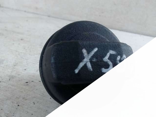 Пробка бака Volkswagen Passat 5 (1996 - 2000) Универсал 1999г. | Фото № 1 Пробка бака Volkswagen Passat 5 (1996 - 2000) Универсал 1999г. - Фото 1