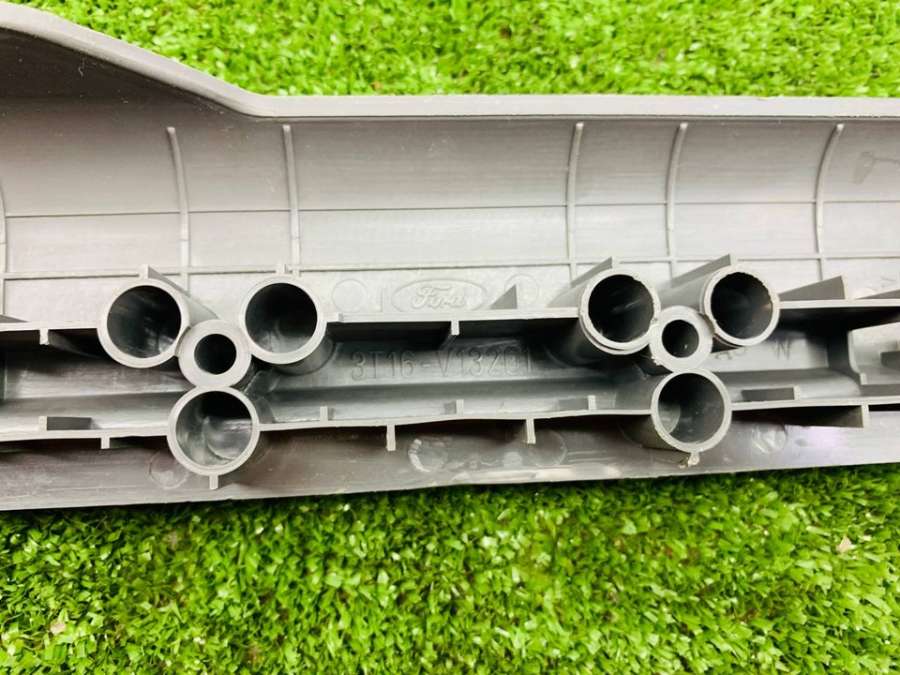 3T16V13201  Накладка на порог передняя левая   Ford Transit Connect I 2005г. | Фото № 6  3T16V13201  Накладка на порог передняя левая   Ford Transit Connect I 2005г. - Фото 6