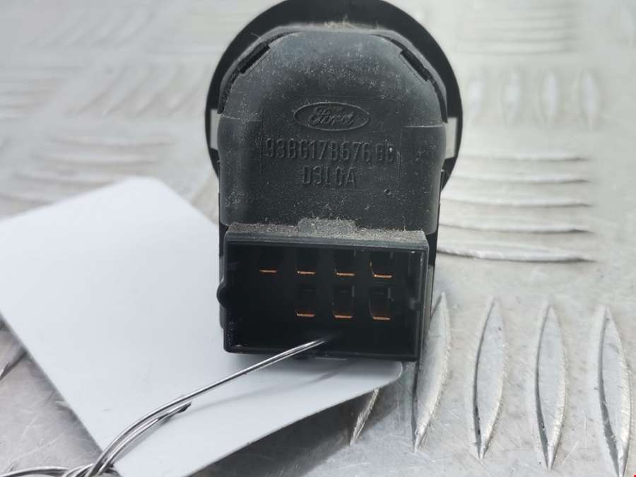 93BG17B676BB Джойстик регулировки зеркал Ford Focus 1 (1998-2005) Хетчбэк 5дв. 2003г. | Фото № 3 93BG17B676BB Джойстик регулировки зеркал Ford Focus 1 (1998-2005) Хетчбэк 5дв. 2003г. - Фото 3