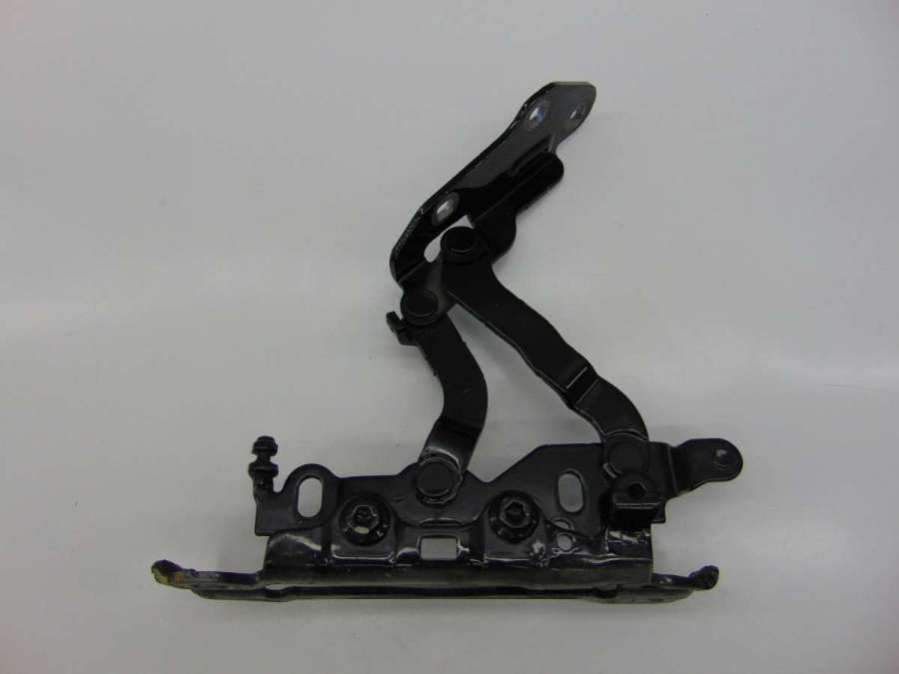 A2048800728 Петля капота левая  Mercedes E W212 2012г. | Фото № 1  A2048800728 Петля капота левая  Mercedes E W212 2012г. - Фото 1