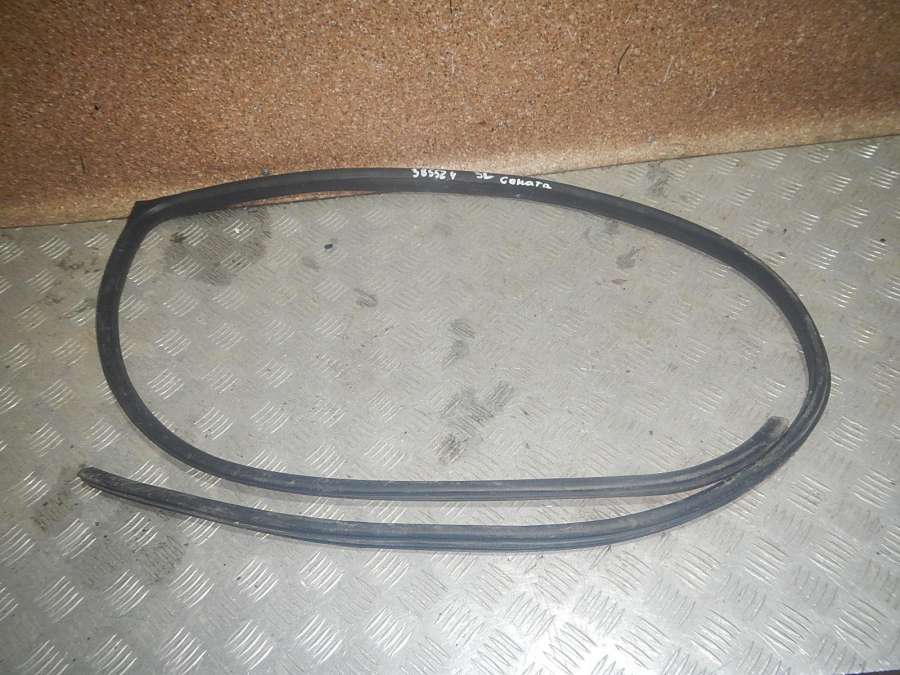 Уплотнитель проема двери задней левой Hyundai Sonata 0000г. | Фото № 1 Уплотнитель проема двери задней левой Hyundai Sonata 0000г. - Фото 1