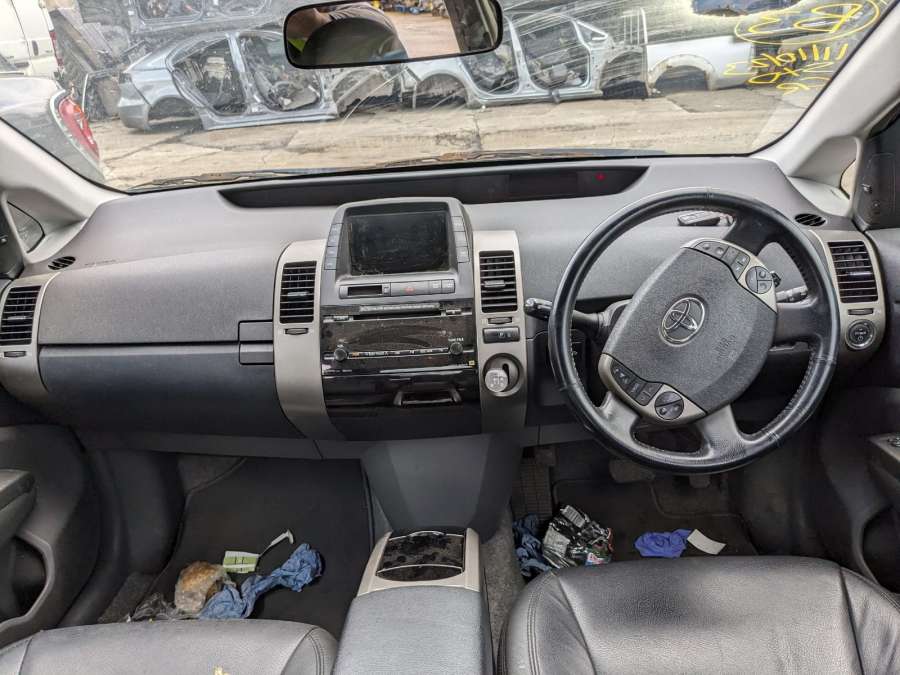Кнопка стеклоподъемника Toyota Prius 2 (XW20) (2003-2009) Хетчбэк 5дв. 2007г. | Фото № 13 Кнопка стеклоподъемника Toyota Prius 2 (XW20) (2003-2009) Хетчбэк 5дв. 2007г. - Фото 13