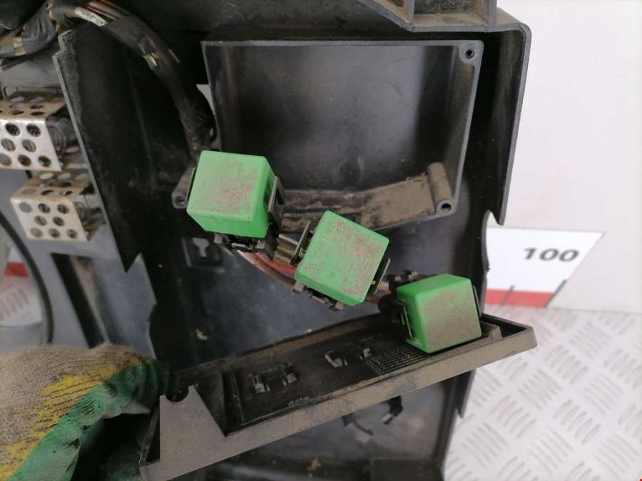 Диффузор вентилятора Citroen Xsara Picasso (1999-2012) Минивэн 2003г. | Фото № 6 Диффузор вентилятора Citroen Xsara Picasso (1999-2012) Минивэн 2003г. - Фото 6