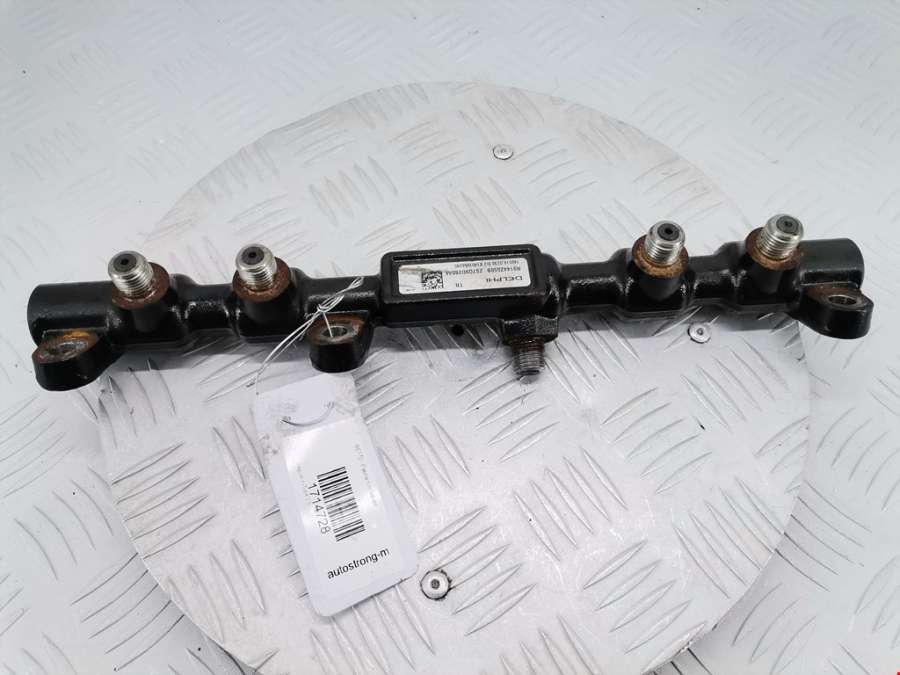 R9144Z050B Рампа топливная (топливная рейка) Jaguar X-Type (2001-2009) Универсал 2005г. | Фото № 1 R9144Z050B Рампа топливная (топливная рейка) Jaguar X-Type (2001-2009) Универсал 2005г. - Фото 1