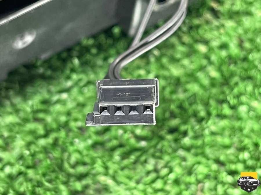 E1065974F Панель управления магнитолой BMW 3 F30/F31/GT F34 2014г. | Фото № 9 E1065974F Панель управления магнитолой BMW 3 F30/F31/GT F34 2014г. - Фото 9