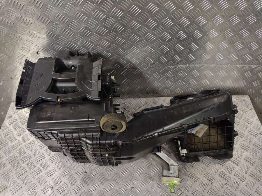 4B1820005K Корпус печки Audi A6 C5 (S6,RS6) 2000г. | Фото № 4 4B1820005K Корпус печки Audi A6 C5 (S6,RS6) 2000г. - Фото 4