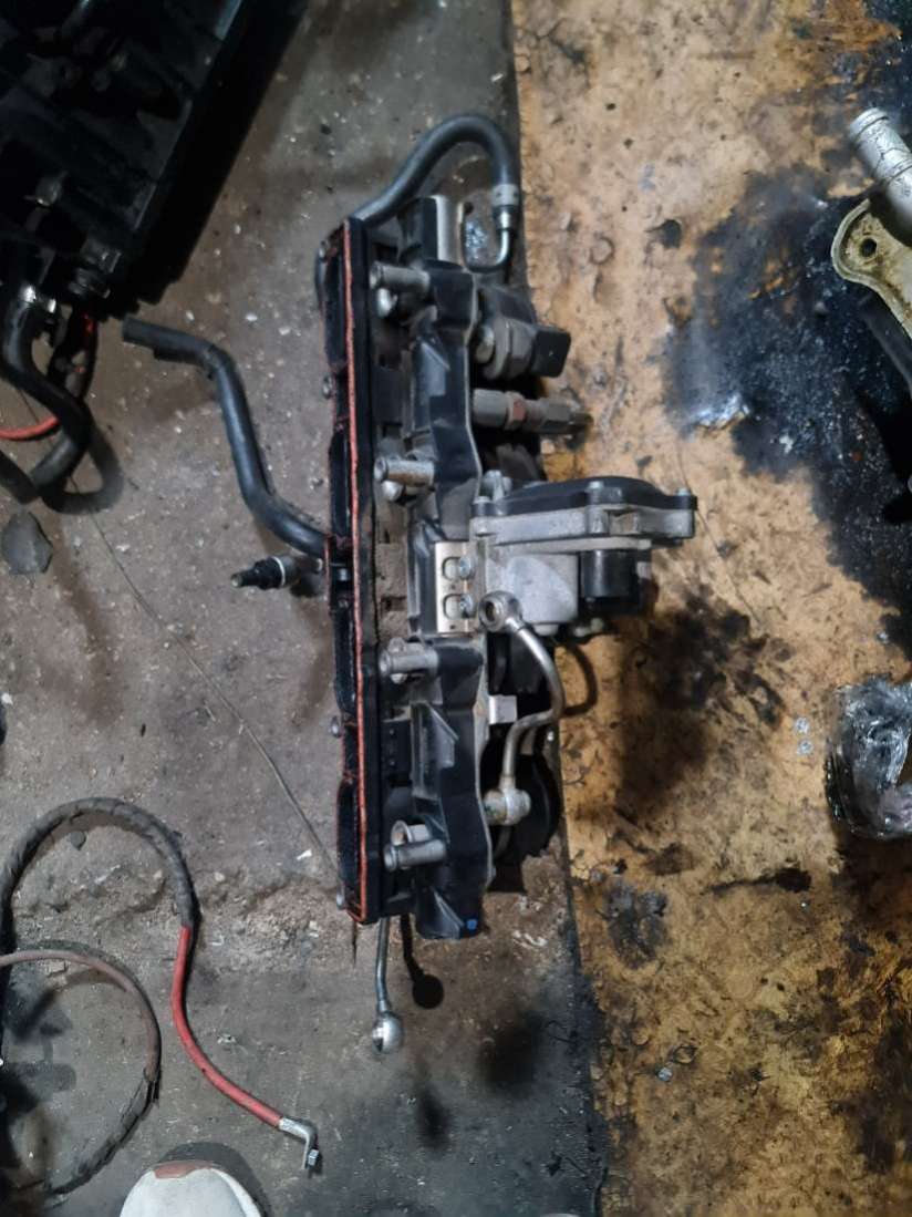 06D133209T Коллектор впускной Volkswagen Passat B6 2009г. | Фото № 1 06D133209T Коллектор впускной Volkswagen Passat B6 2009г. - Фото 1