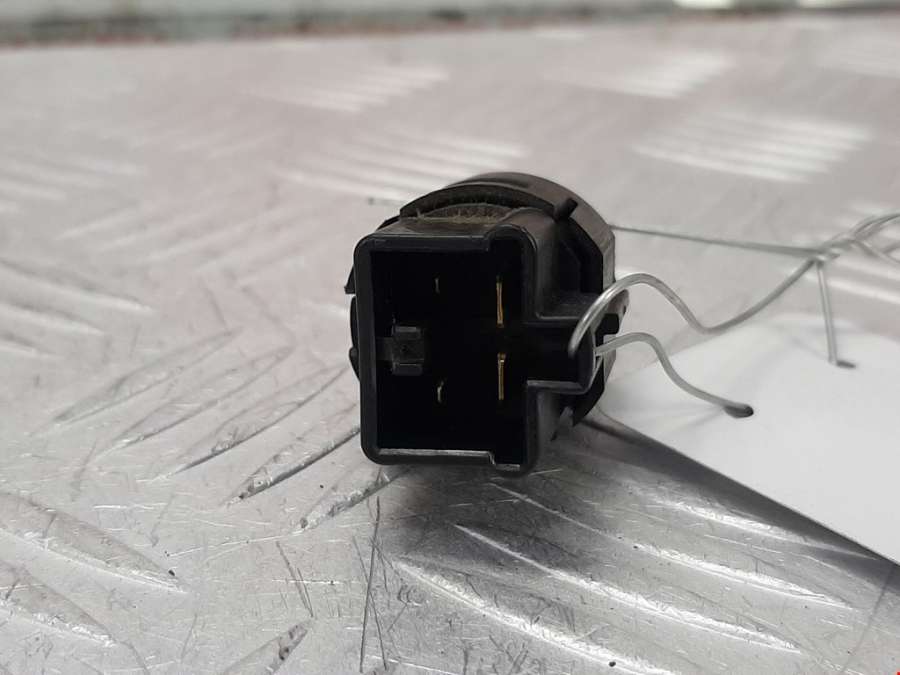 Выключатель концевой (концевик) Honda Odyssey_(Shuttle) 3 (2003-2008) Минивэн 2008г. | Фото № 2 Выключатель концевой (концевик) Honda Odyssey_(Shuttle) 3 (2003-2008) Минивэн 2008г. - Фото 2