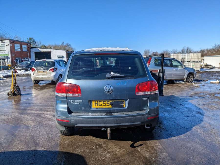 7L6947292B Плафон салонный Volkswagen Touareg 1 (2002-2010) Внедорожник 5дв. 2005г. | Фото № 7 7L6947292B Плафон салонный Volkswagen Touareg 1 (2002-2010) Внедорожник 5дв. 2005г. - Фото 7