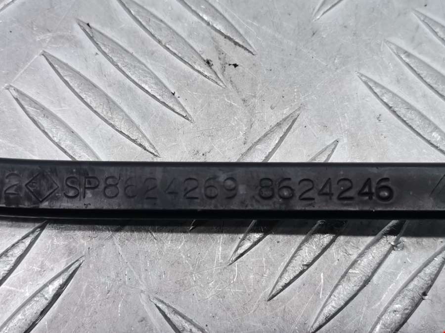 8624246 Поводок стеклоочистителя передний правый Volvo V70 2 (2000-2007) Универсал 2002г. | Фото № 3 8624246 Поводок стеклоочистителя передний правый Volvo V70 2 (2000-2007) Универсал 2002г. - Фото 3