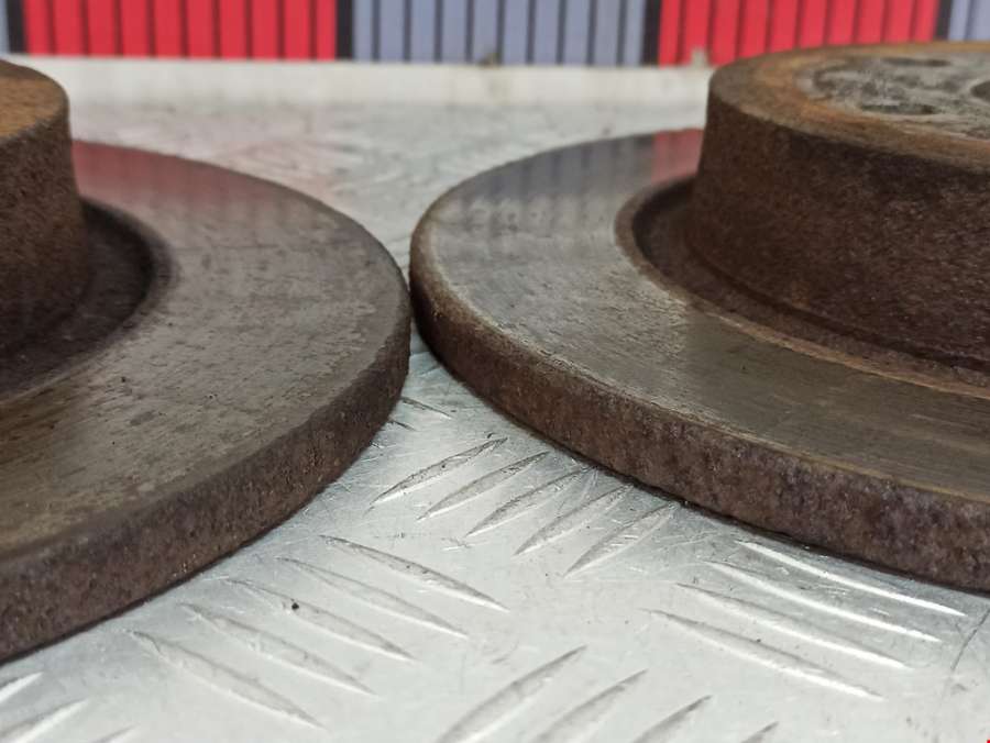 Диск тормозной задний Ford C-MAX 1 (2003-2010) Минивэн 2004г. | Фото № 3 Диск тормозной задний Ford C-MAX 1 (2003-2010) Минивэн 2004г. - Фото 3