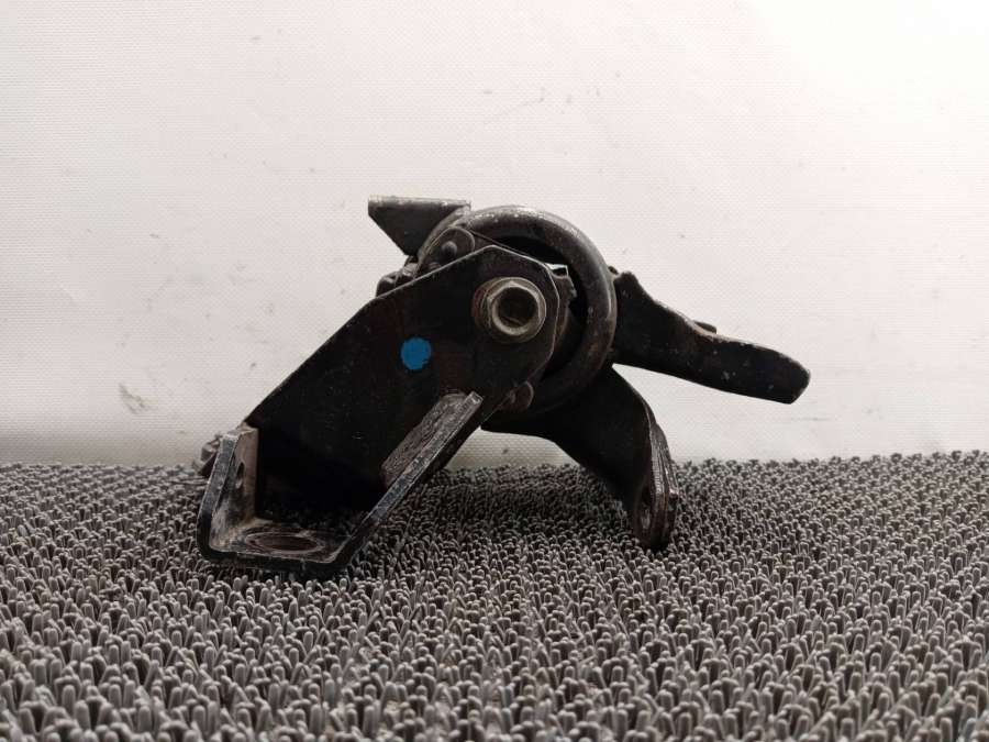 Подушка крепления двигателя Mazda 6 GG хэтчбек 2003г. | Фото № 1 Подушка крепления двигателя Mazda 6 GG хэтчбек 2003г. - Фото 1