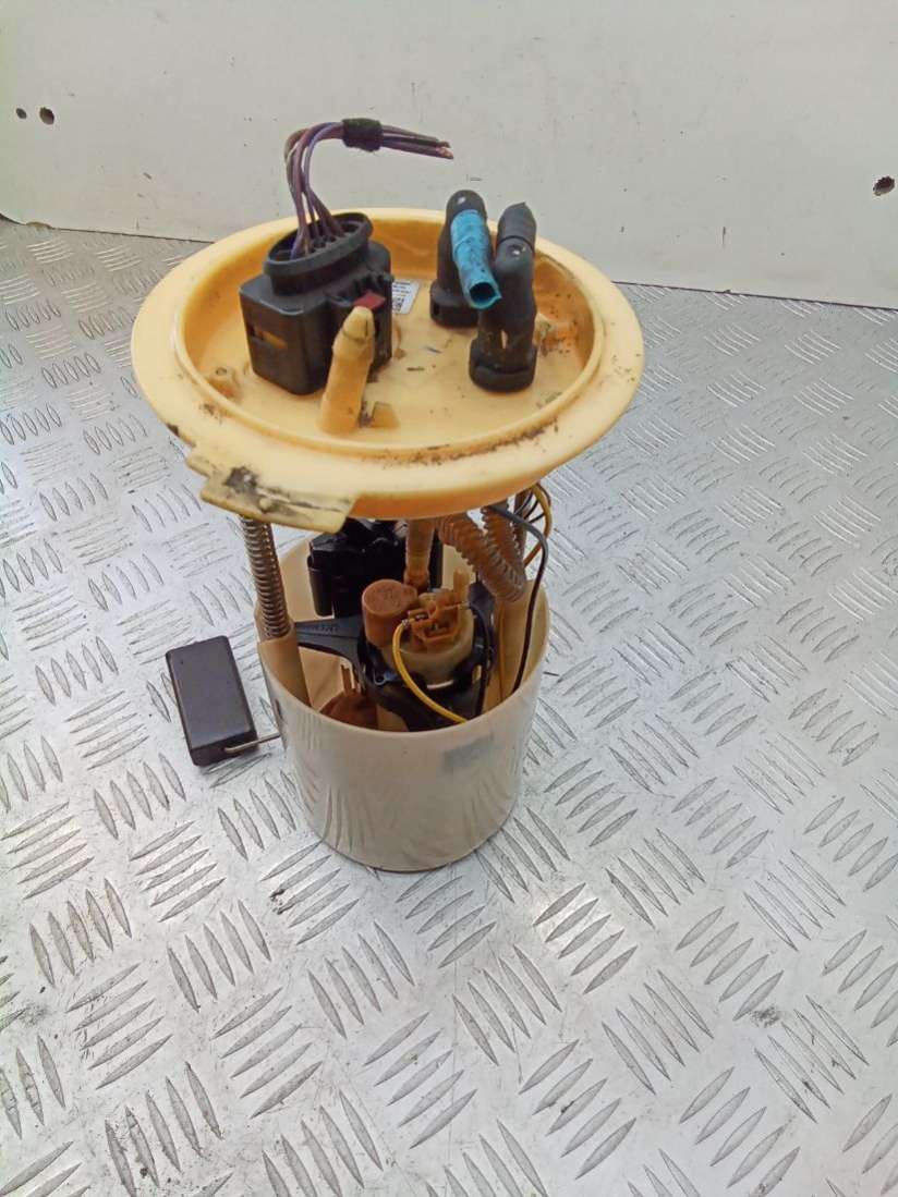 1K0919050J Колба в бак Skoda Octavia A5 restailing 2010г. | Фото № 1 1K0919050J Колба в бак Skoda Octavia A5 restailing 2010г. - Фото 1