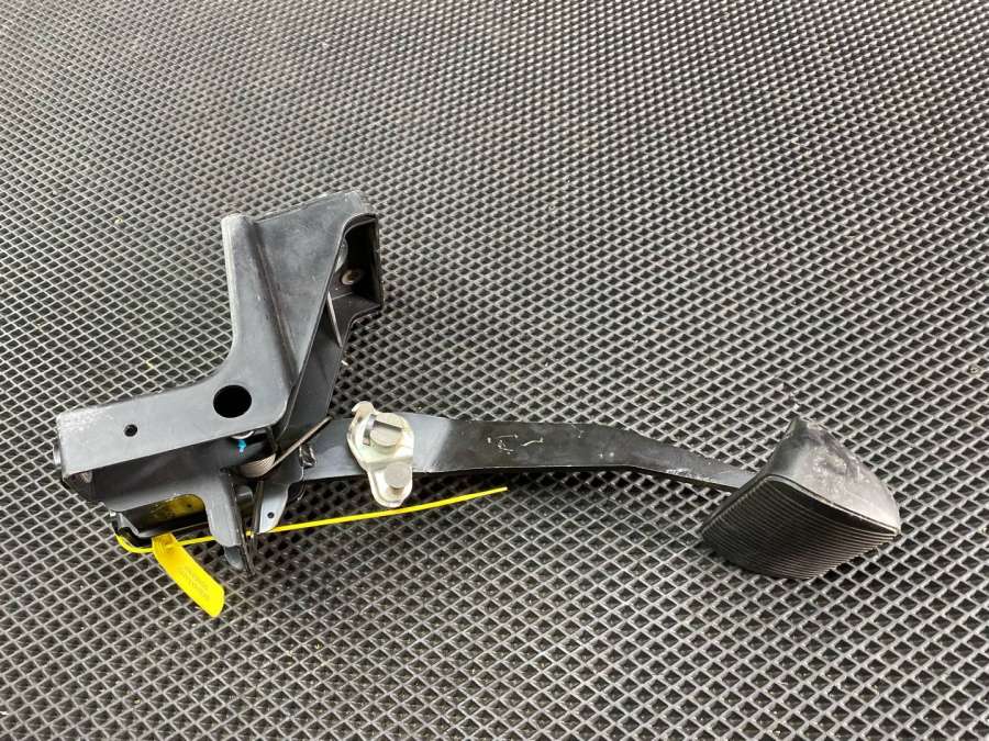 C2Z32158X232450AC Педаль тормоза  Jaguar XF X250 2011г. | Фото № 2  C2Z32158X232450AC Педаль тормоза  Jaguar XF X250 2011г. - Фото 2