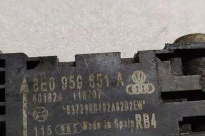 8E0959651A Датчик удара Audi A4 B7 (2004-2008) 2004г. | Фото № 4 8E0959651A Датчик удара Audi A4 B7 (2004-2008) 2004г. - Фото 4