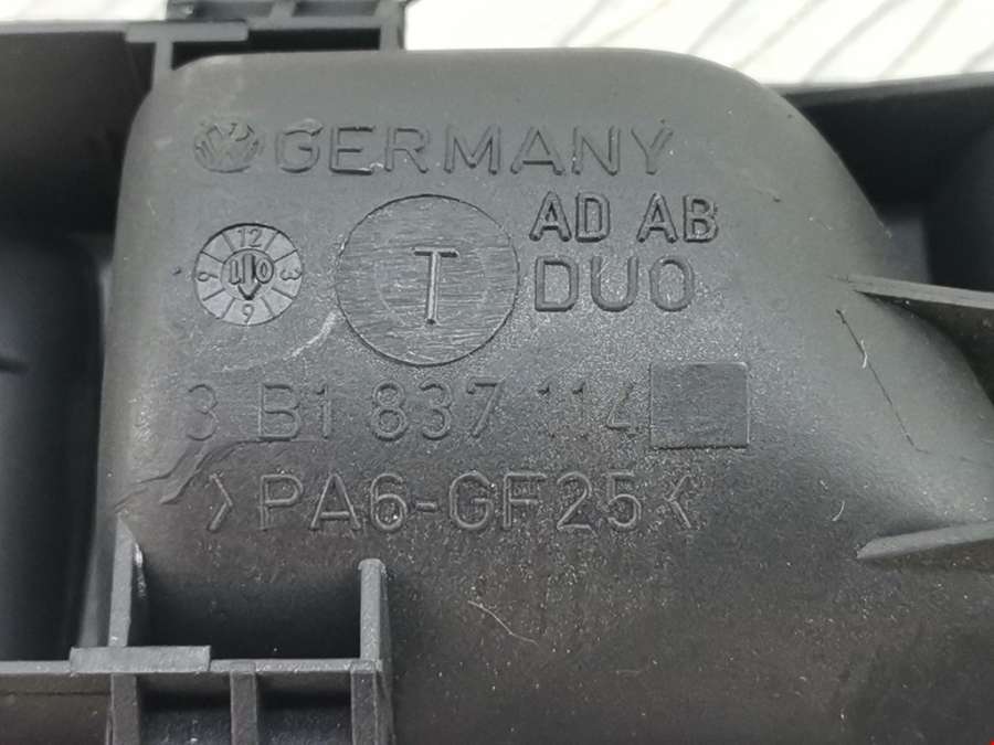 3B1837114 Ручка двери внутренняя передняя правая Volkswagen Passat 5 GP (2000-2005) Универсал 2003г. | Фото № 3 3B1837114 Ручка двери внутренняя передняя правая Volkswagen Passat 5 GP (2000-2005) Универсал 2003г. - Фото 3