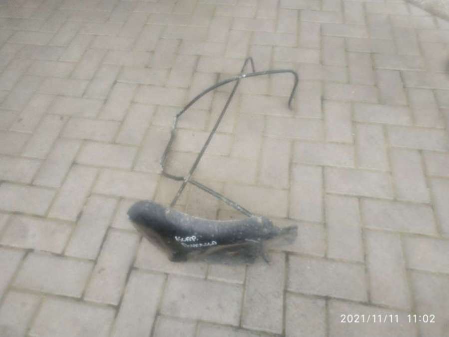 Крепление запаски Citroen Xsara Picasso 2002г. | Фото № 2 Крепление запаски Citroen Xsara Picasso 2002г. - Фото 2