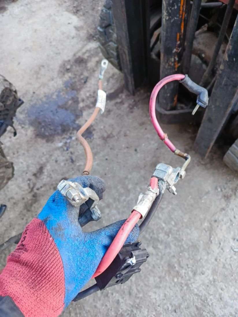 Плюсовой провод аккумулятора Opel Vectra C 2003г. | Фото № 2 Плюсовой провод аккумулятора Opel Vectra C 2003г. - Фото 2