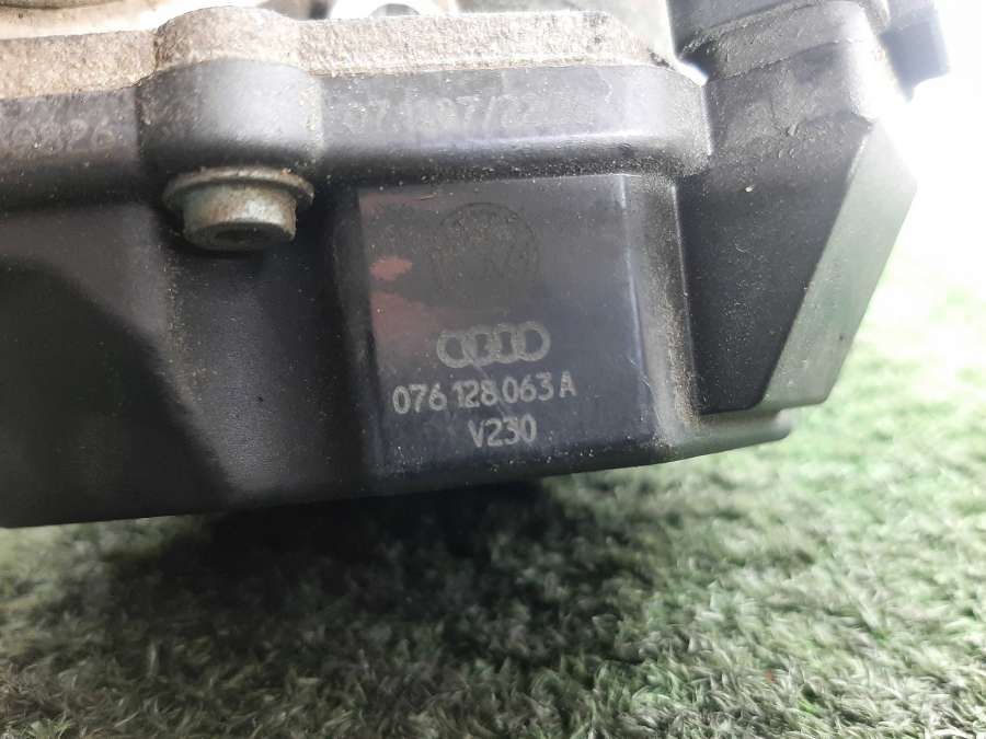 076128063A Заслонка дроссельная  Volkswagen T5 Микроавтобус 2008г. | Фото № 2  076128063A Заслонка дроссельная  Volkswagen T5 Микроавтобус 2008г. - Фото 2