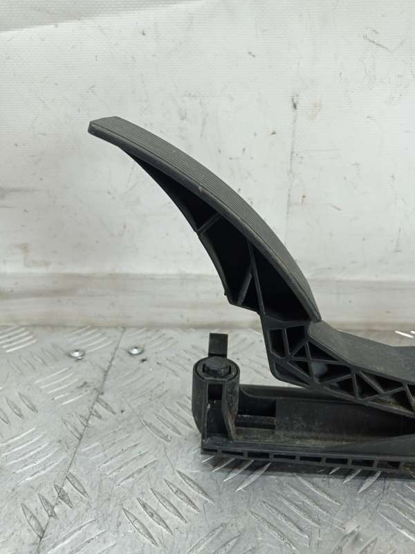 A1643000004 Педаль газа  Mercedes-Benz GL X164 X164.822 2006г. | Фото № 2  A1643000004 Педаль газа  Mercedes-Benz GL X164 X164.822 2006г. - Фото 2