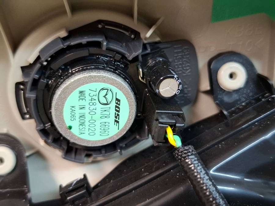 Обшивка стойки передней передняя правая  Mazda CX-5 внедорожник 5 дв. 2018г. | Фото № 6   Обшивка стойки передней передняя правая  Mazda CX-5 внедорожник 5 дв. 2018г. - Фото 6