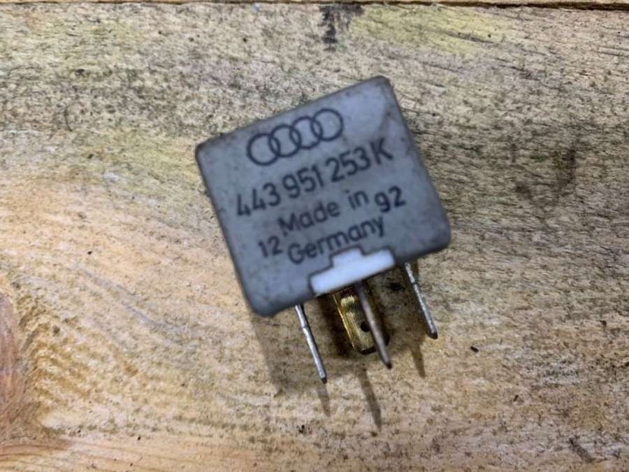 443951253K Реле (прочее) Volkswagen Passat B5 1999г. | Фото № 1 443951253K Реле (прочее) Volkswagen Passat B5 1999г. - Фото 1