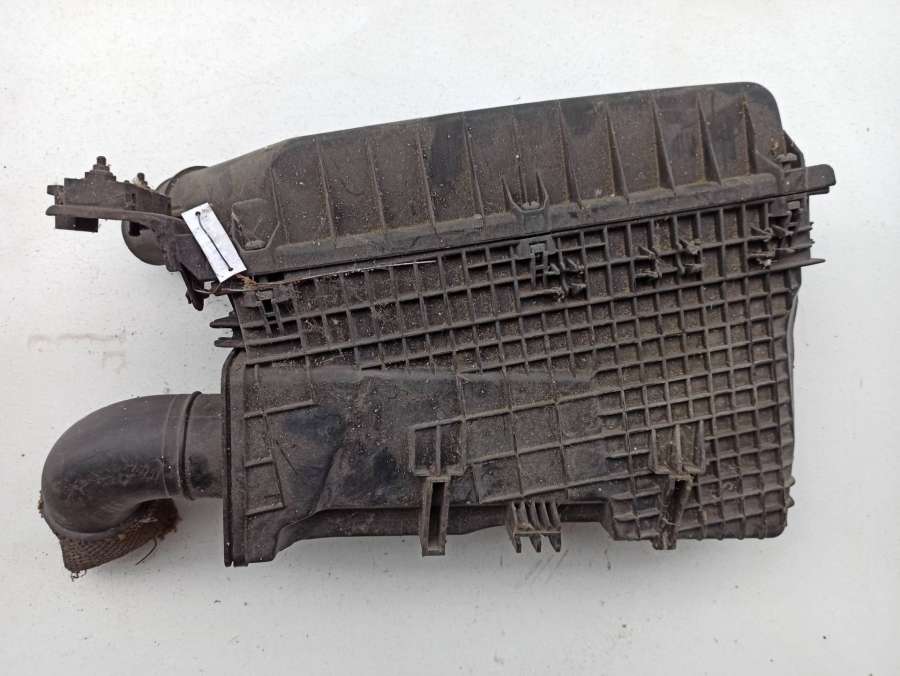 7700852517 Корпус воздушногo фильтра  Renault Safrane  1993г. | Фото № 3  7700852517 Корпус воздушногo фильтра  Renault Safrane  1993г. - Фото 3